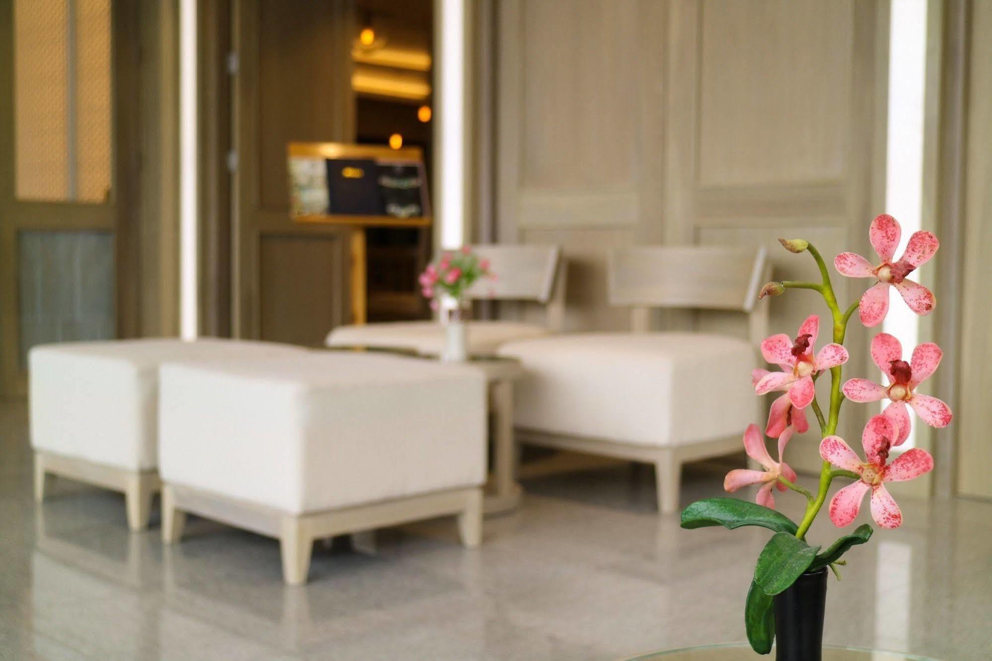 Ca Hotel And Residence Phuket - Sha Extra Plus Exterior foto